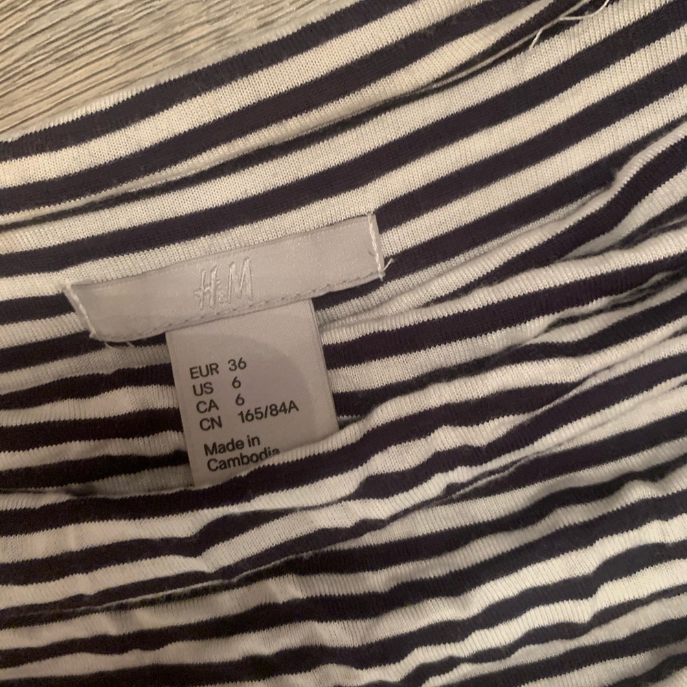Striped H& M Bodycon Ruched Dress - Picture 2 of 4